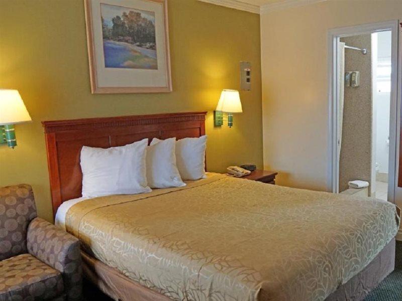 Redondo Inn And Suites Редондо-Бич Экстерьер фото